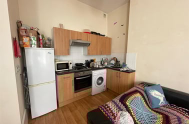 17 Woodland Terrace,, Greenbank, Plymouth - Image 3